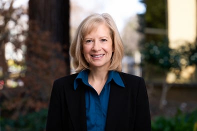 Laura Mirkarimi Headshot